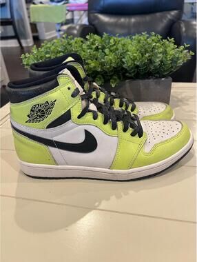 Air Jordan 1 Retro High OG 'Visionaire'